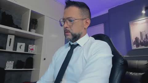 Snapshot of mrfrank_tattoo chatting on September 15, 1:23 pm MrFrank. online show from September 15, 1:23 pm