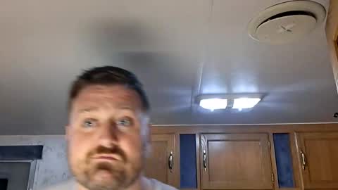 Snapshot of mrfreeze6767 chatting on October 25, 4:35 am mrfreeze6767 online show from October 25, 4:35 am