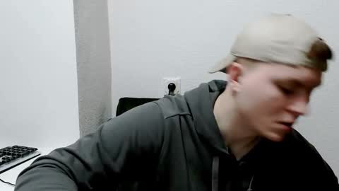 Max online show from February 4, 8:57 pm