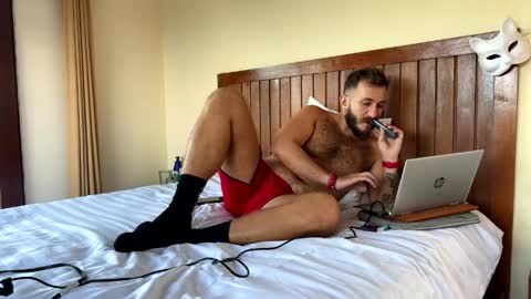 Max online show from April 9, 8:09 am