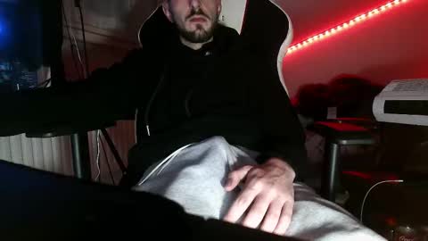 MrRogue online show from December 4, 1:05 am