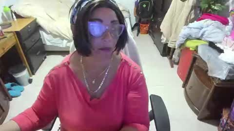Snapshot of mrs_mommy chatting on February 15, 6:55 pm mrs_mommy online show from February 15, 6:55 pm
