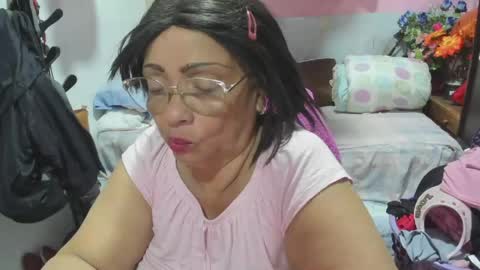 mrs_mommy online show from May 24, 1:24 am