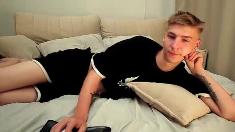 Snapshot of mrsexycum4u chatting on September 9, 11:27 pm Adam online show from September 9, 11:27 pm