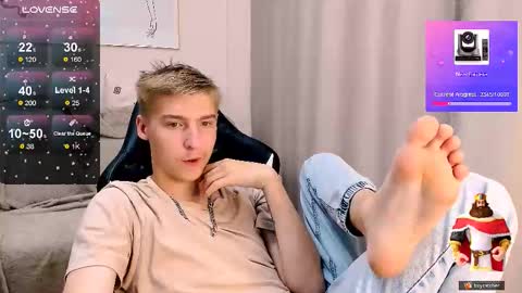 Snapshot of mrsexycum4u chatting on October 4, 7:55 pm Adam online show from October 4, 7:55 pm