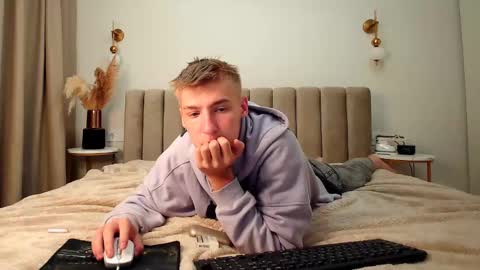Snapshot of mrsexycum4u chatting on September 14, 7:43 am Adam online show from September 14, 7:43 am