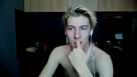Snapshot of mrsexycum4u chatting on January 14, 10:23 pm Adam online show from January 14, 10:23 pm
