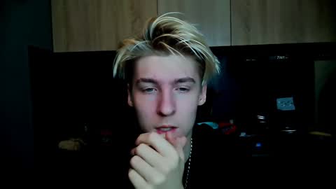 Snapshot of mrsexycum4u chatting on January 16, 12:01 am Adam online show from January 16, 12:01 am
