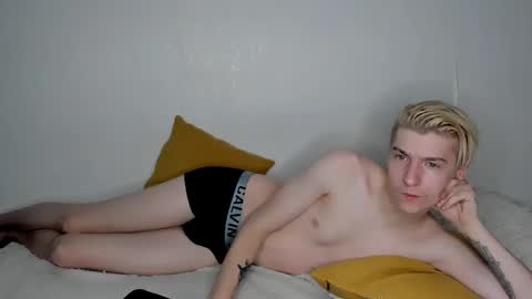 Snapshot of mrsexycum4u chatting on March 11, 6:41 am Adam online show from March 11, 6:41 am