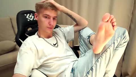 Snapshot of mrsexycum4u chatting on September 26, 8:39 pm Adam online show from September 26, 8:39 pm