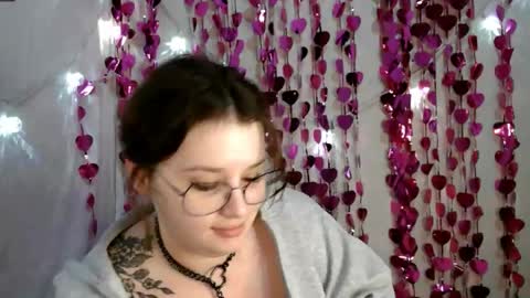 MrsJess online show from April 14, 2:15 am