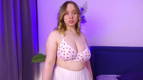 Molly online show from December 17, 5:47 am