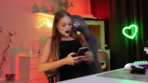 Snapshot of mrstenderbeast chatting on October 10, 5:08 pm YOUR OWNER online show from October 10, 5:08 pm