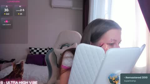 Snapshot of ms_allison chatting on February 6, 12:15 pm Allison online show from February 6, 12:15 pm