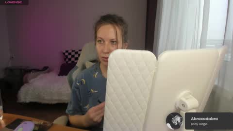 Snapshot of ms_allison chatting on February 13, 11:17 am Allison online show from February 13, 11:17 am