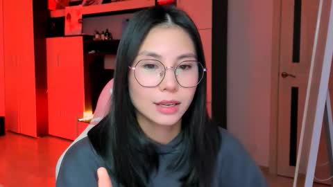 ms_emily_ online show from October 15, 6:09 pm