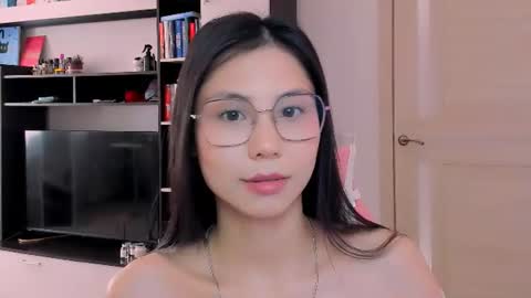 ms_emily_ online show from June 11, 11:52 am