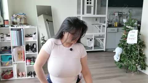 R o r i  SnapChat heyroriv2 wednesday - sunday Noon oclock mountain - 5pm mountain online show from October 24, 7:14 pm