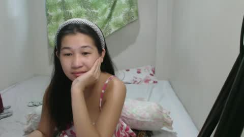ms_skye online show from June 17, 7:57 am