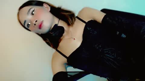 mscherry_ online show from May 5, 12:00 pm