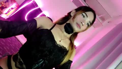 mscherry_ online show from February 1, 4:48 pm