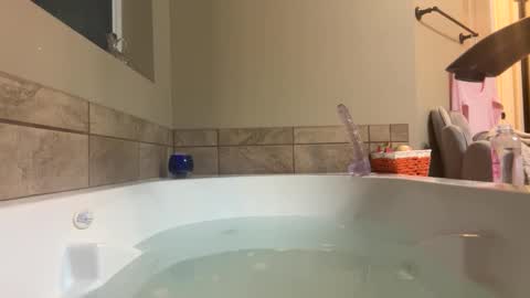 msfreckles92 online show from May 29, 3:48 am