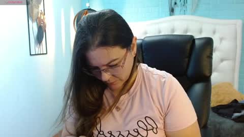 Jossie online show from May 8, 3:45 am