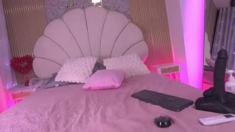 Manuela  online show from March 6, 3:16 am