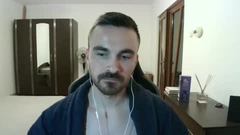 Victor online show from March 25, 7:09 pm