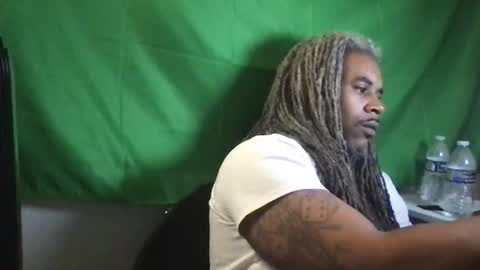 Mufasa520 online show from April 24, 9:39 pm