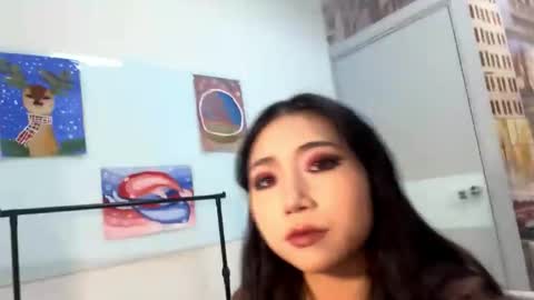 Mia online show from March 5, 11:08 am