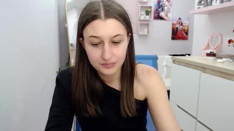 Snapshot of muriel_elvin chatting on October 1, 10:25 am muriel_elvin online show from October 1, 10:25 am