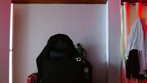 Snapshot of muscle_cock32 chatting on October 8, 4:24 pm David Big online show from October 8, 4:24 pm