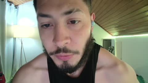 Snapshot of muscle_cock32 chatting on December 10, 9:44 am David Big online show from December 10, 9:44 am