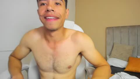 muscle scott online show from September 9, 1:33 pm