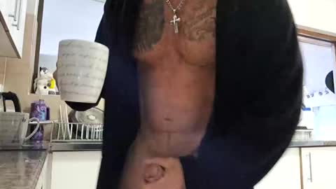 muscledaddy69s online show from May 17, 5:49 am