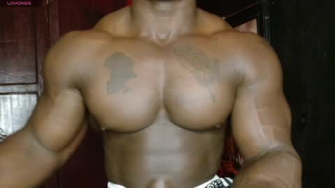 musclegod23 online show from April 5, 3:03 am