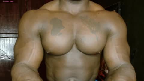 musclegod23 online show from April 8, 9:12 am