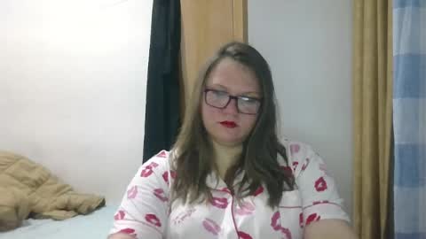 musechic_wild online show from May 25, 9:54 pm