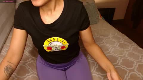 Snapshot of musicayluna chatting on February 12, 4:44 am VALENTINA Luna online show from February 12, 4:44 am