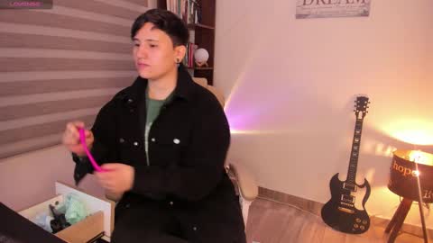 Snapshot of musicayluna chatting on February 23, 5:45 am VALENTINA Luna online show from February 23, 5:45 am