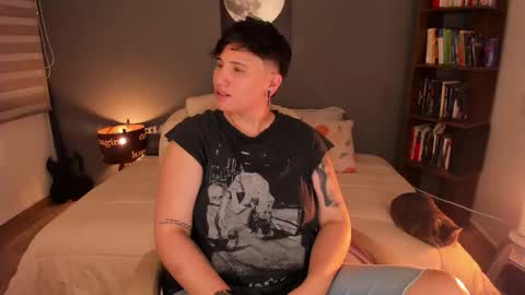 Snapshot of musicayluna chatting on October 3, 3:04 am VALENTINA Luna online show from October 3, 3:04 am