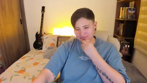 Snapshot of musicayluna chatting on October 10, 4:07 am VALENTINA Luna online show from October 10, 4:07 am