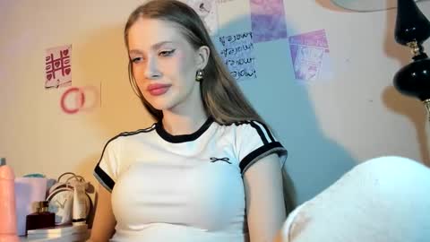 chloe online show from May 16, 9:46 pm