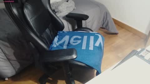 Snapshot of myhairymacho chatting on March 2, 1:26 am Juan  OF  myhairymacho online show from March 2, 1:26 am