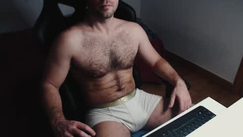 Snapshot of myhairymacho chatting on March 5, 12:49 am Juan  OF  myhairymacho online show from March 5, 12:49 am
