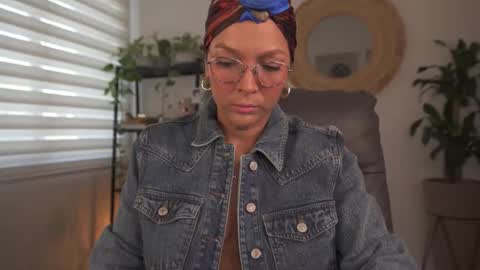 jacke BUNNY online show from January 12, 9:33 pm