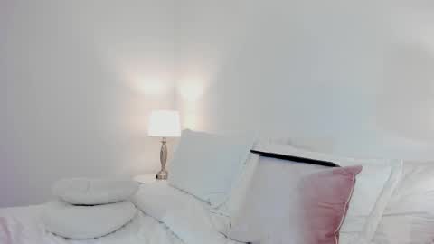 Myle online show from October 31, 2:01 am