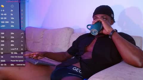 Mylo Wallace  online show from February 22, 1:42 am