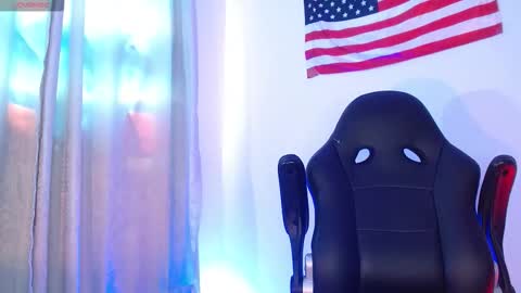 Mylo Wallace  online show from January 10, 5:29 pm